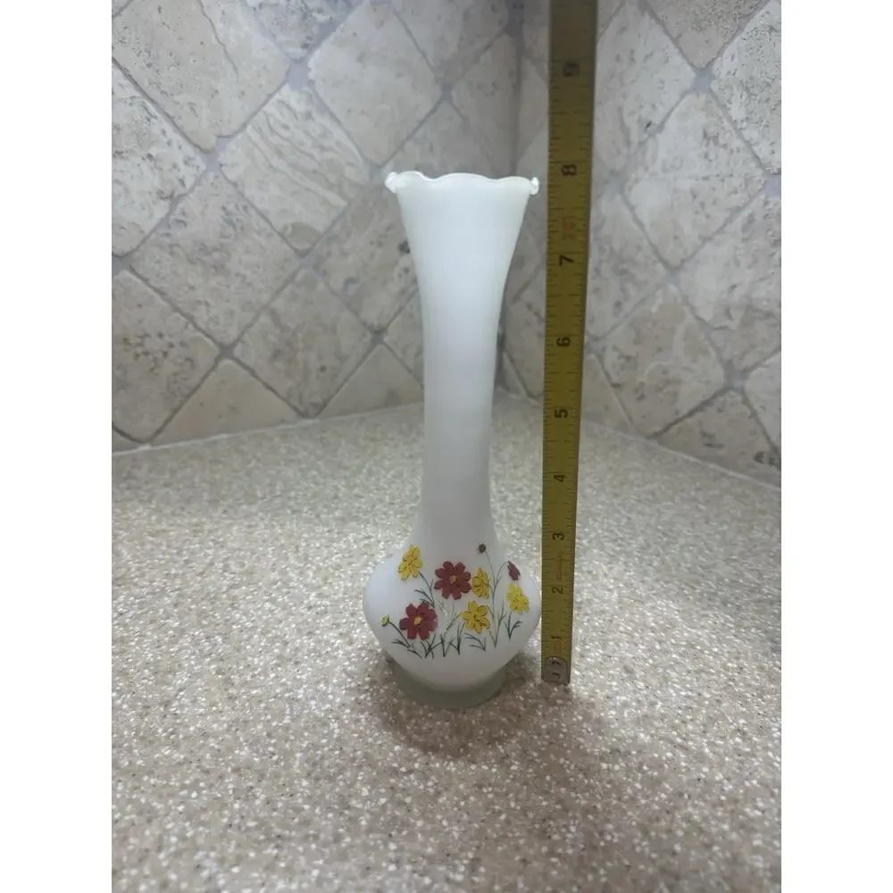 Vintage Fenton Frosted White Daisy Floral Bud Vase Ruffled Scalloped Cottagecore
